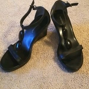 Black Tstrap Wedges
